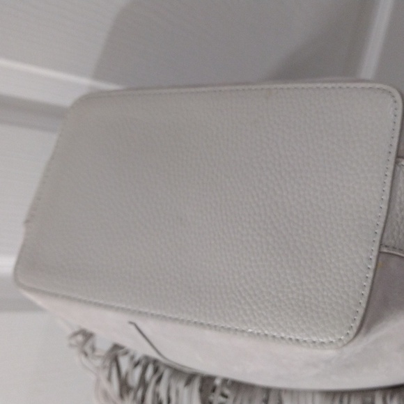 Grey Leather Fringe Drawstring Handbag by Samantha Vega – Magnetic Closure Bag - Picture 10 of 17